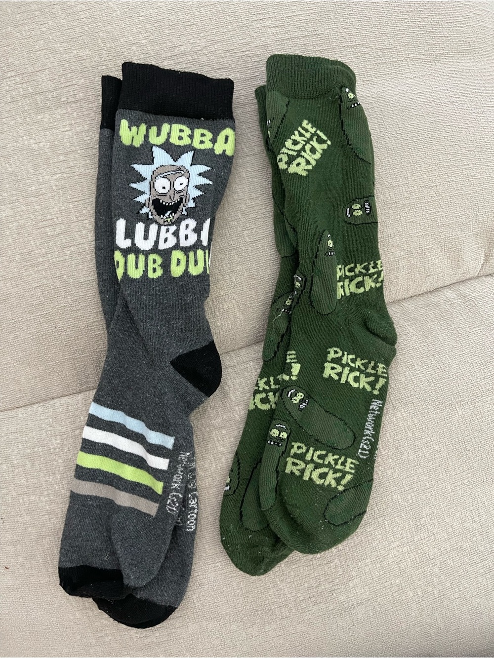 Cartoon Network Rick and Morty Grey & Green Socks - Wubba Lubba Pickle Rick